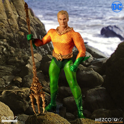 Mezco Toyz 메즈코 토이즈 1/12 아쿠아맨 코믹스 버전 액션 피규어